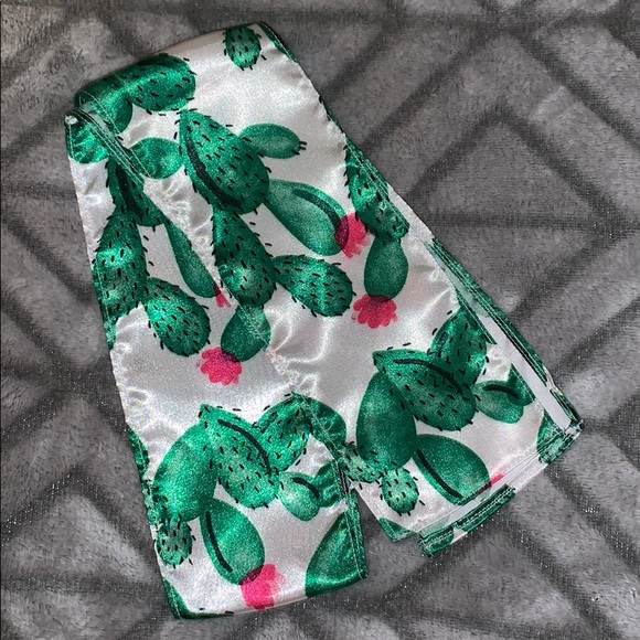 A’s Creations Accessories - Cute Cactus Twilly 🌵